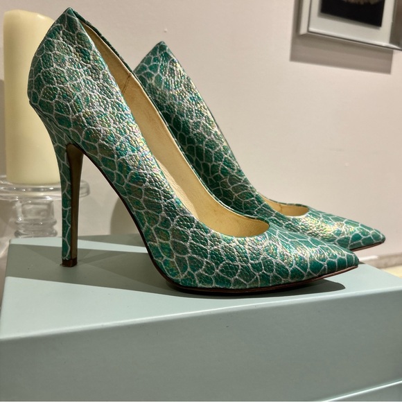 🍍Buffalo London green print Leather stiletto pumps - Picture 1 of 4